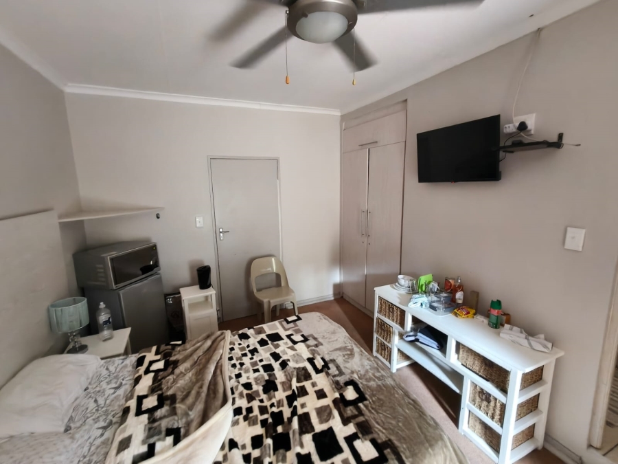 7 Bedroom Property for Sale in Safari Gardens North West